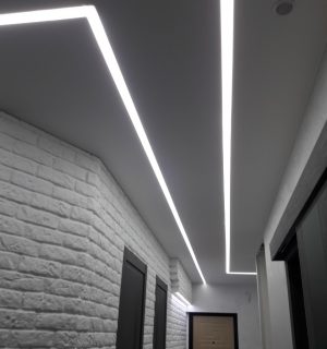 svetovye-linii-v-prihozhej svetovye-linii-v-prihozhej