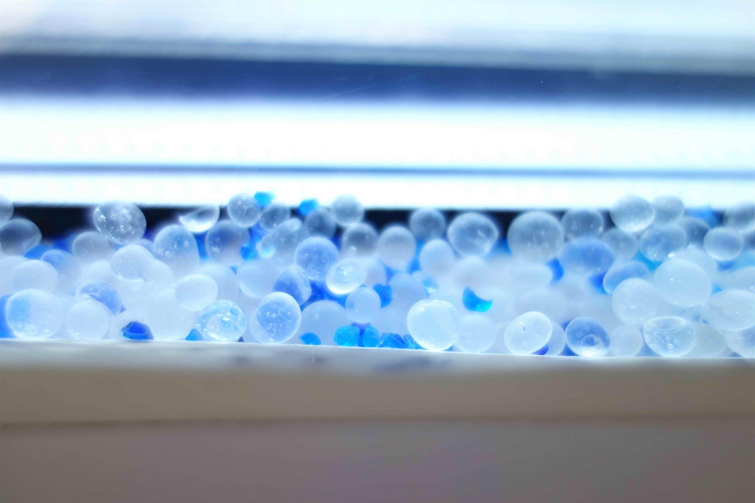 absorbent-dlya-okna-scaled-2