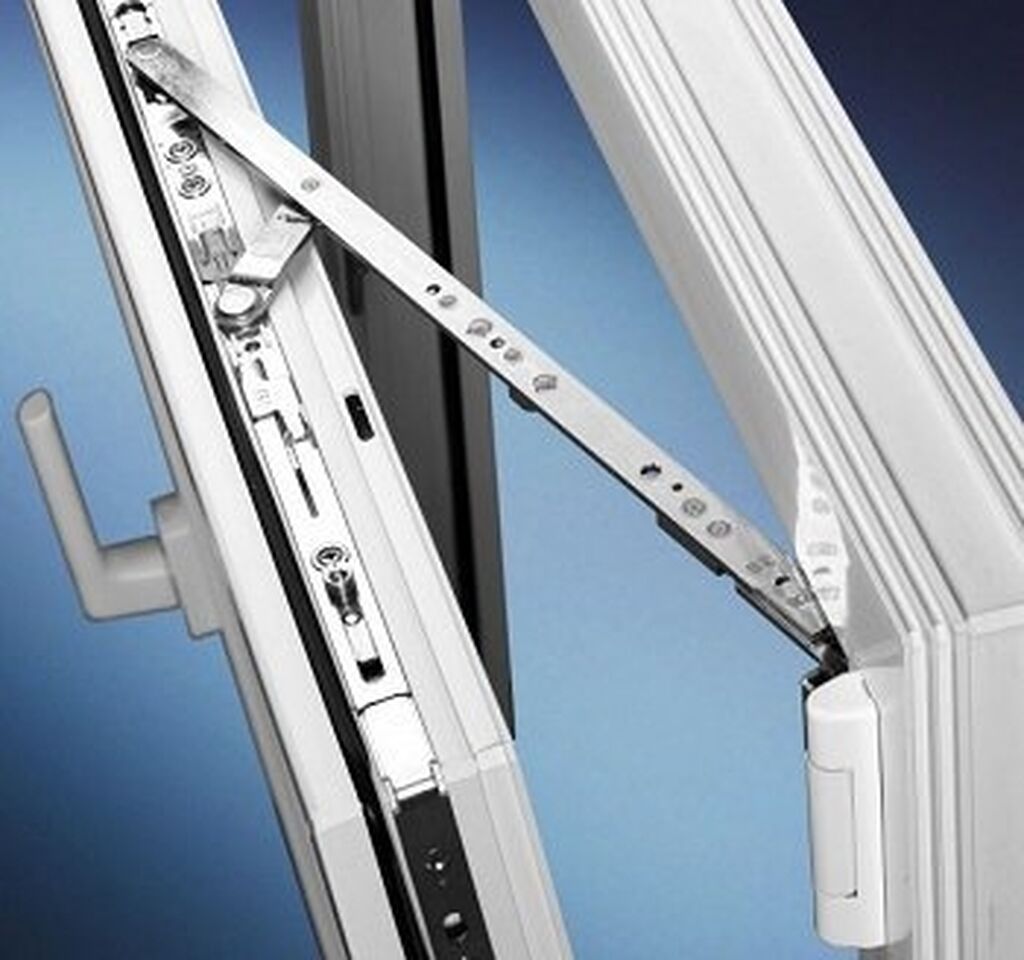 doors-repair-3-5-years-experience-45320917_image-1660064273-2